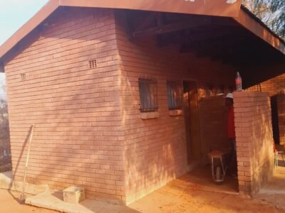 MAKGOBE SUPPLIERS AND PROJECTS PTY LTD