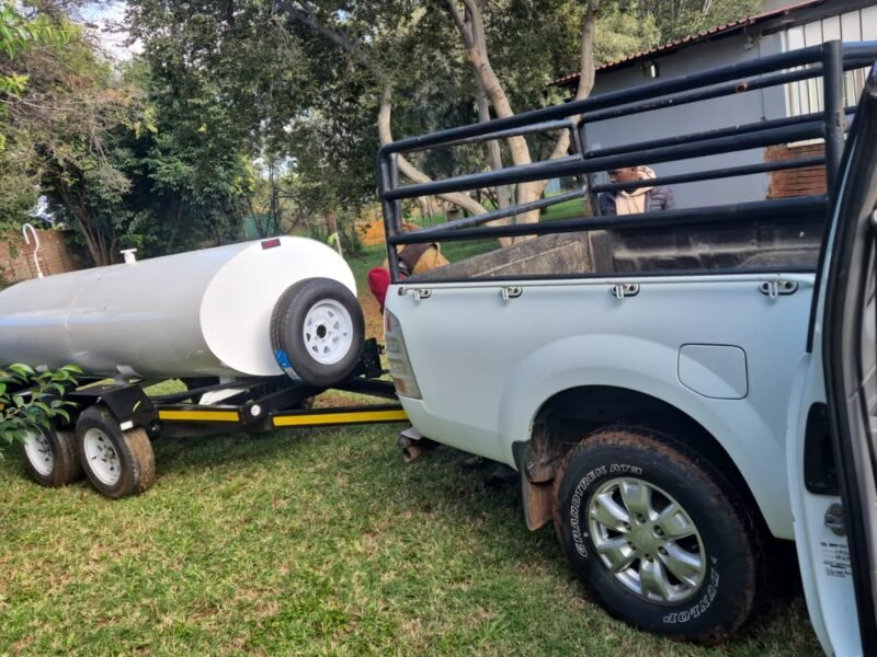 THE OIL WAREHOUSE (PTY) LTD