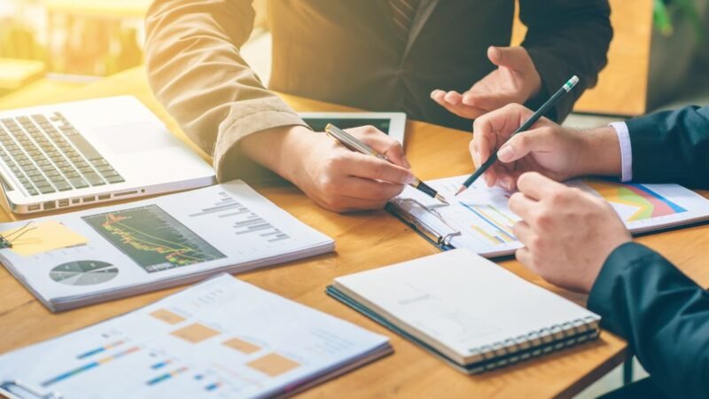 How to Separate Personal and Business Finances - relevant image for South African small businesses