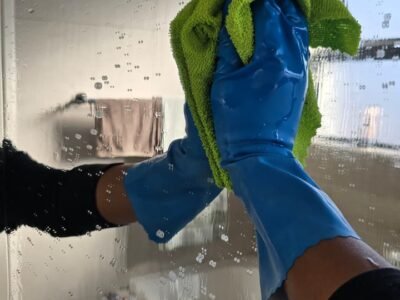 MNT LUXE CLEANING SERVICES PTY LTD